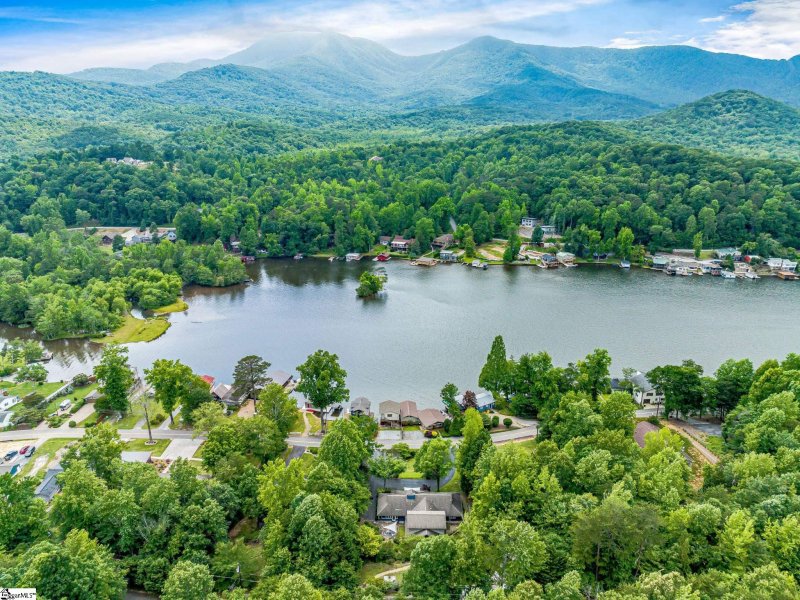 Property image 4 at 1247 E Lakeshore Drive, Landrum, SC 29356-9371