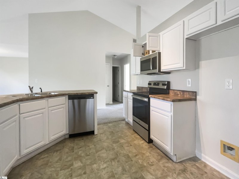 Property image 4 at 413 Bentridge Drive, Spartanburg, SC 29301