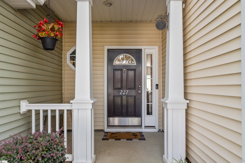 Property image 2 at 227 Cedar Crossing Lane, Greenville, SC 29615