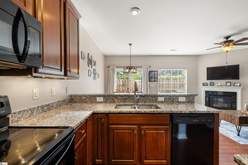 Property image 5 at 227 Cedar Crossing Lane, Greenville, SC 29615