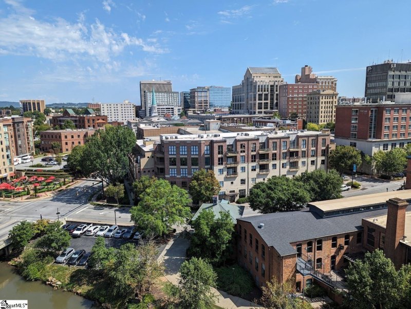 Property image 2 at 112 W Broad Street, Greenville, SC 29601