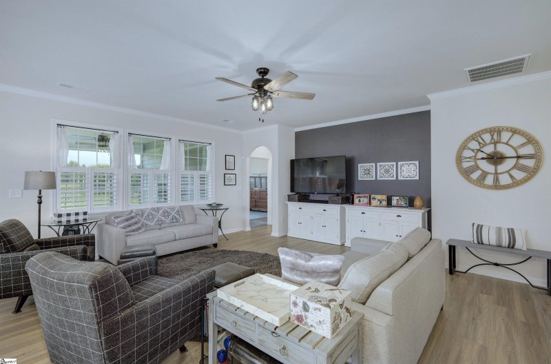 Property image 5 at 909 Miltona Lane, Greer, SC 29651