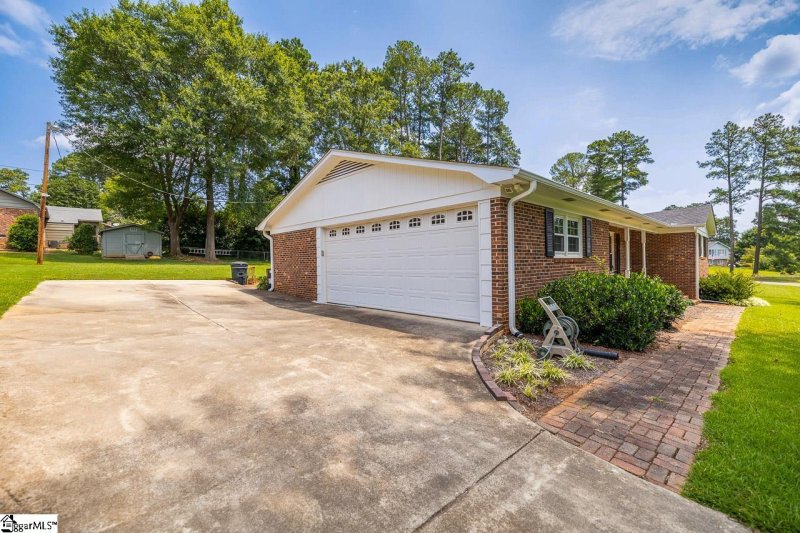 Property image 3 at 155 Shelton Drive, Spartanburg, SC 29307