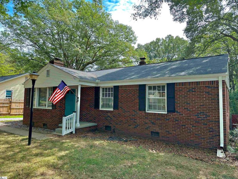 Property image 3 at 561 Lucerne Drive, Spartanburg, SC 29302