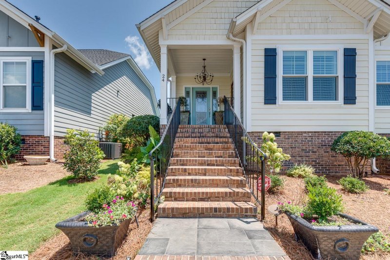 Property image 3 at 24 Flintwood Drive, Simpsonville, SC 29681