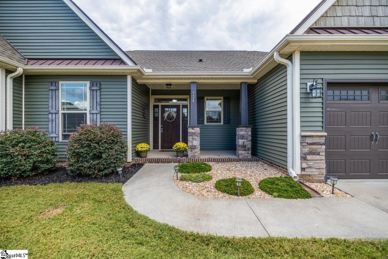 Property image 2 at 524 Turning Leaf Lane, Greer, SC 29651