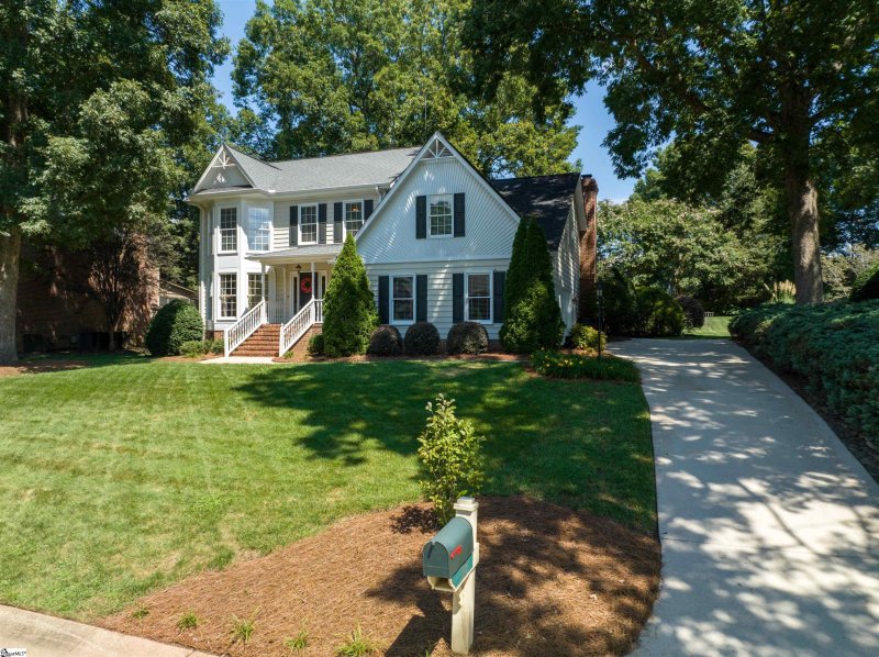 Property image 2 at 113 Glenbriar Court, Simpsonville, SC 29681