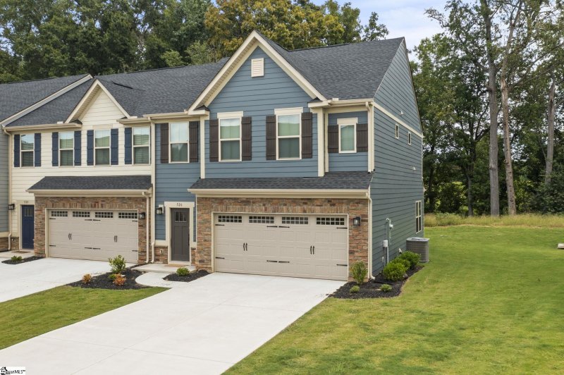 Property image 2 at 526 Martin Creek Drive, Simpsonville, SC 29680