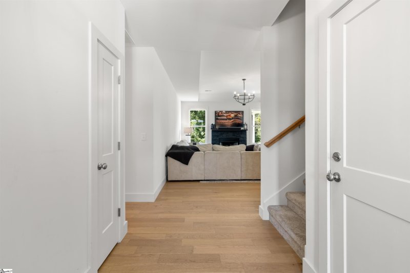 Property image 2 at 9 Saddle Ridge Court, Taylors, SC 29687