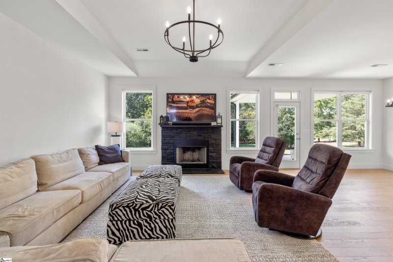 Property image 3 at 9 Saddle Ridge Court, Taylors, SC 29687