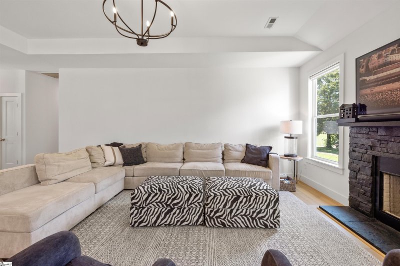 Property image 5 at 9 Saddle Ridge Court, Taylors, SC 29687