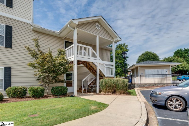 Property image 2 at 104 McKenna Circle, Greenville, SC 29615