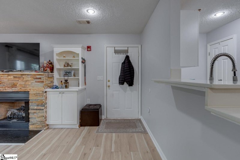 Property image 5 at 104 McKenna Circle, Greenville, SC 29615