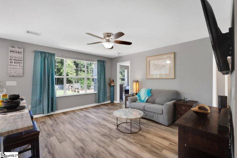 Property image 2 at 8 Alewine Court, Taylors, SC 29687