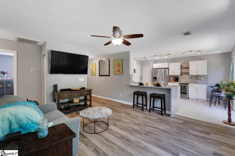 Property image 4 at 8 Alewine Court, Taylors, SC 29687