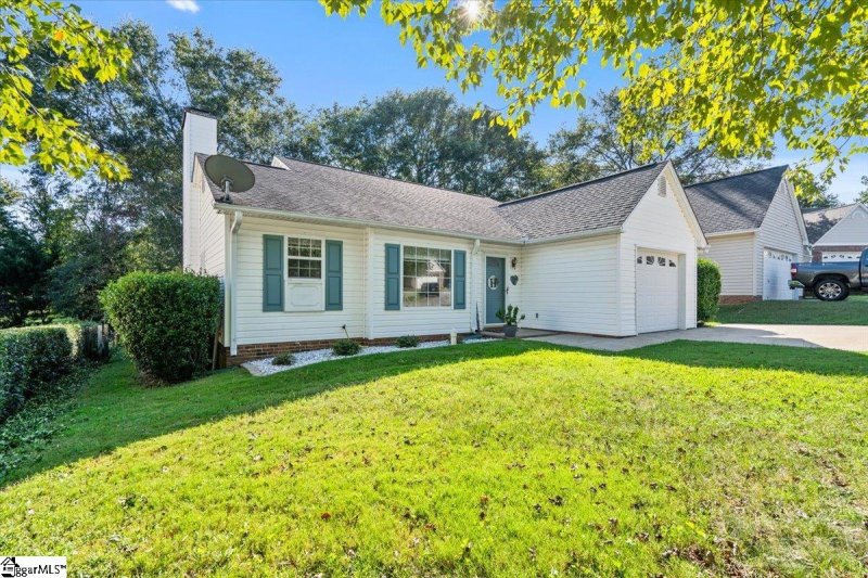 Property image 2 at 327 S Sandy Brook Way, Simpsonville, SC 29680