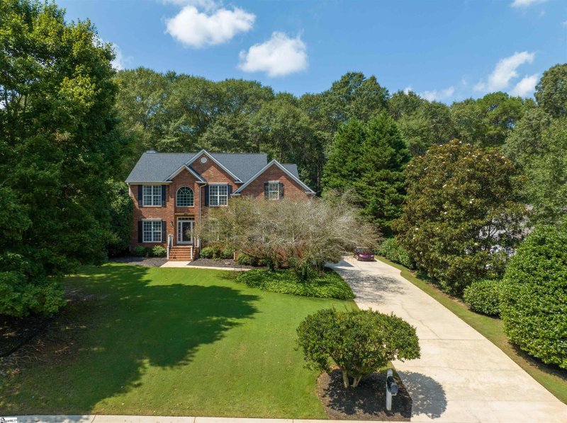 109 Pleasant Woods Road