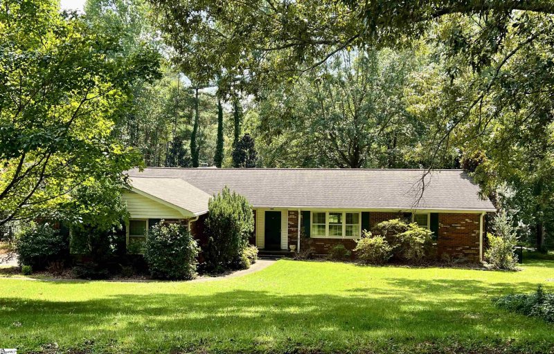 401 Knollwood Drive