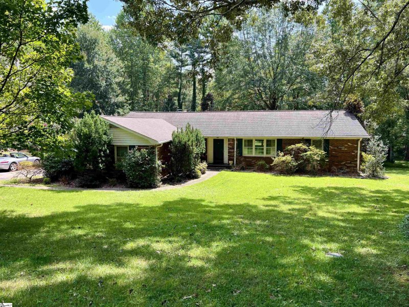 Property image 2 at 401 Knollwood Drive, Mauldin, SC 29662