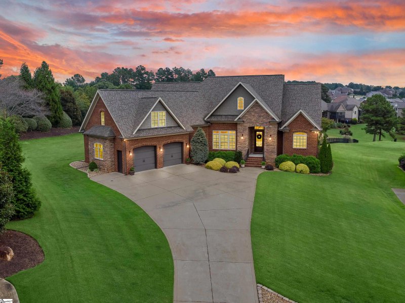 113 Blackmoor Court