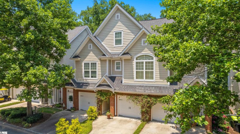 Property image 2 at 18 Edge Court, Greenville, SC 29609