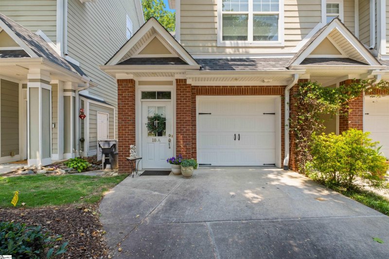 Property image 3 at 18 Edge Court, Greenville, SC 29609