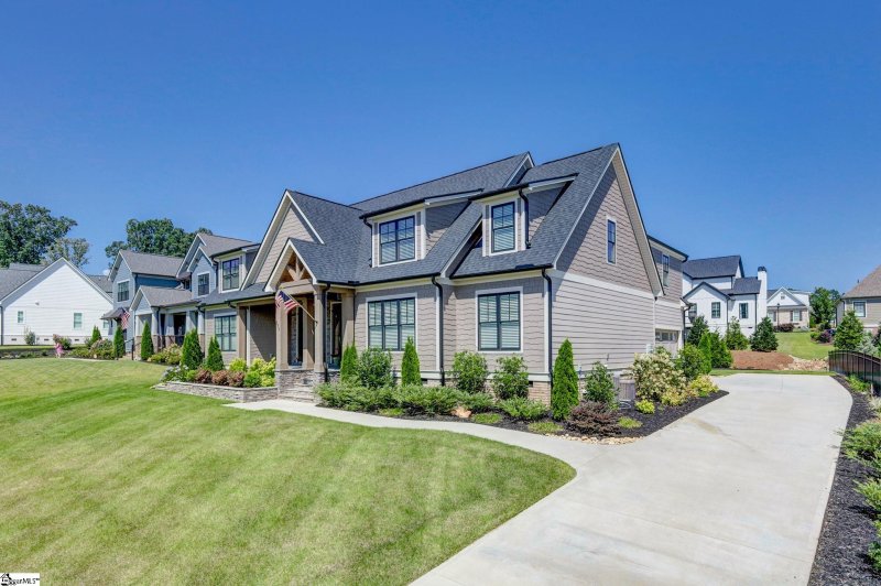 Property image 2 at 211 Braxton Meadow Drive, Simpsonville, SC 29681