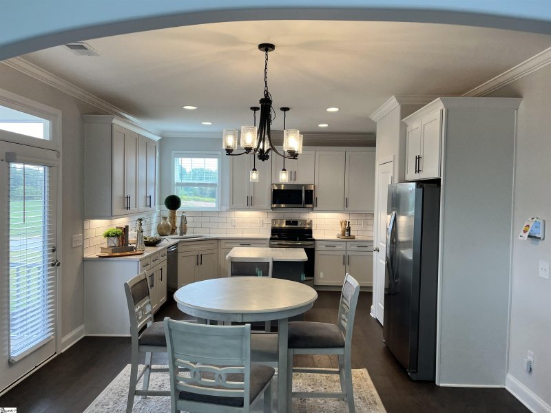 Property image 3 at 200 Montview Circle, Greenville, SC 29617