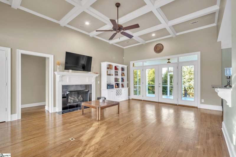 Property image 2 at 301 Bouchillion Drive, Greenville, SC 29615