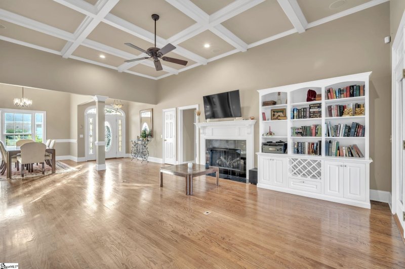 Property image 3 at 301 Bouchillion Drive, Greenville, SC 29615