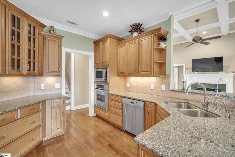 Property image 5 at 301 Bouchillion Drive, Greenville, SC 29615