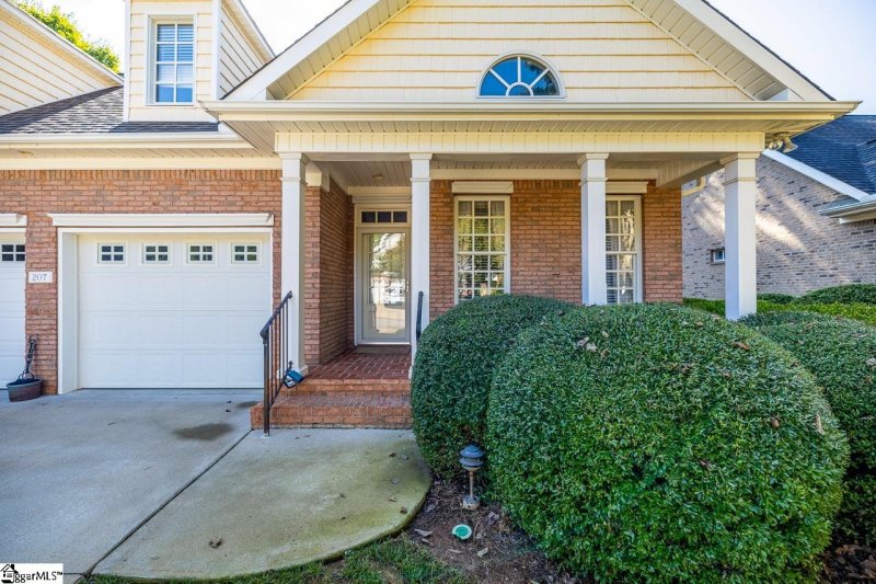 Property image 2 at 207 Arbours Commons Court, Spartanburg, SC 29307