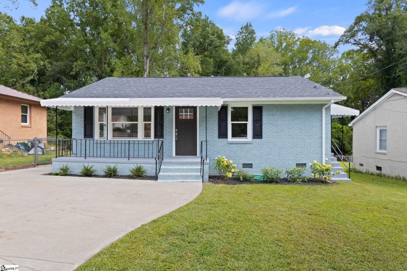 Property image 2 at 105 Tiffany Drive, Taylors, SC 29687