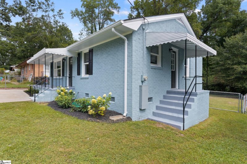 Property image 3 at 105 Tiffany Drive, Taylors, SC 29687