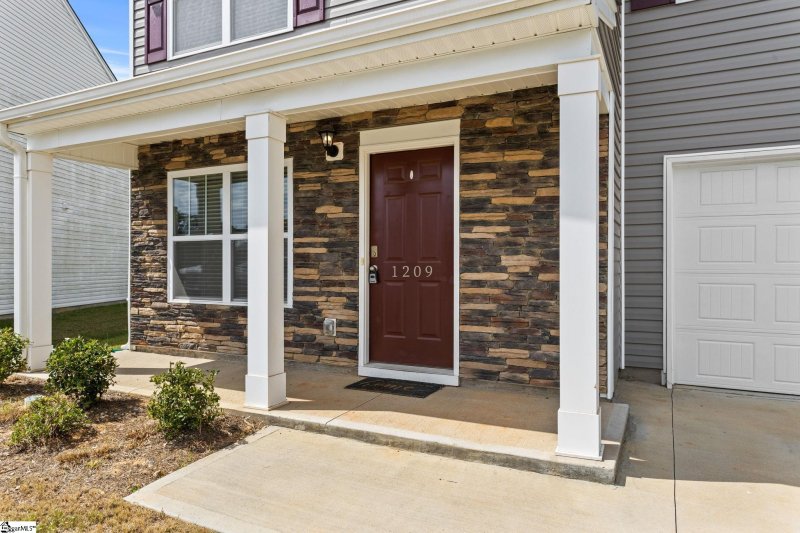 Property image 3 at 1209 Murdock Circle, Greer, SC 29388