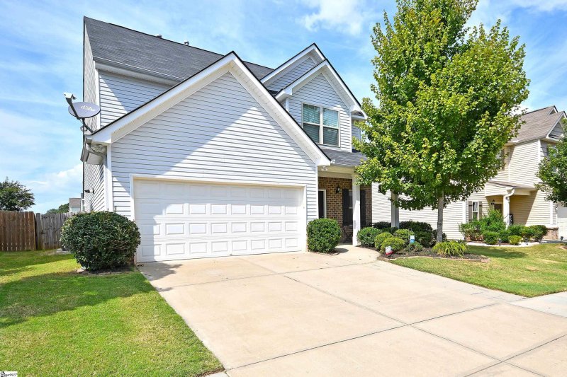 Property image 2 at 323 Barrett Chase Drive, Simpsonville, SC 29680