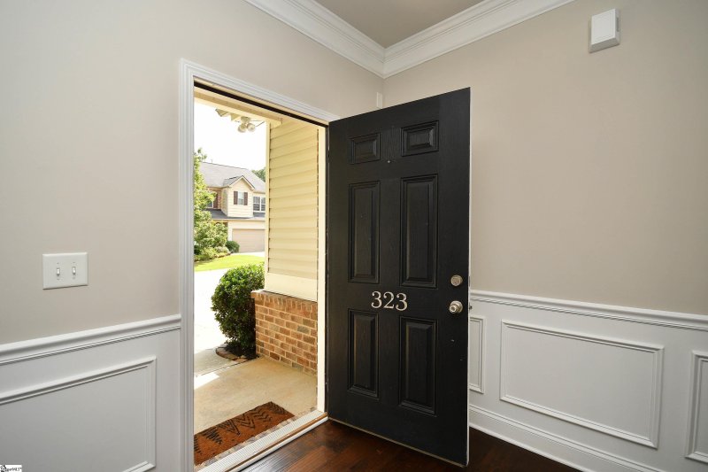 Property image 5 at 323 Barrett Chase Drive, Simpsonville, SC 29680