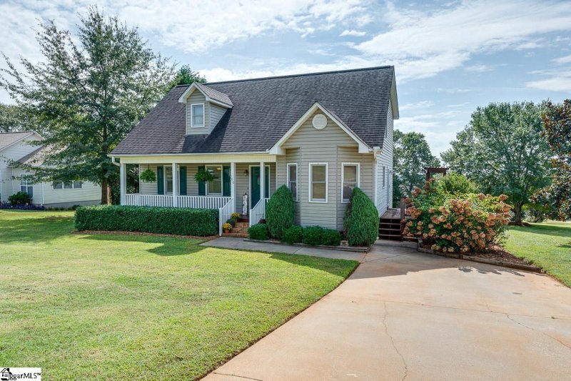 Property image 2 at 100 Hallmark Lane, Easley, SC 29640