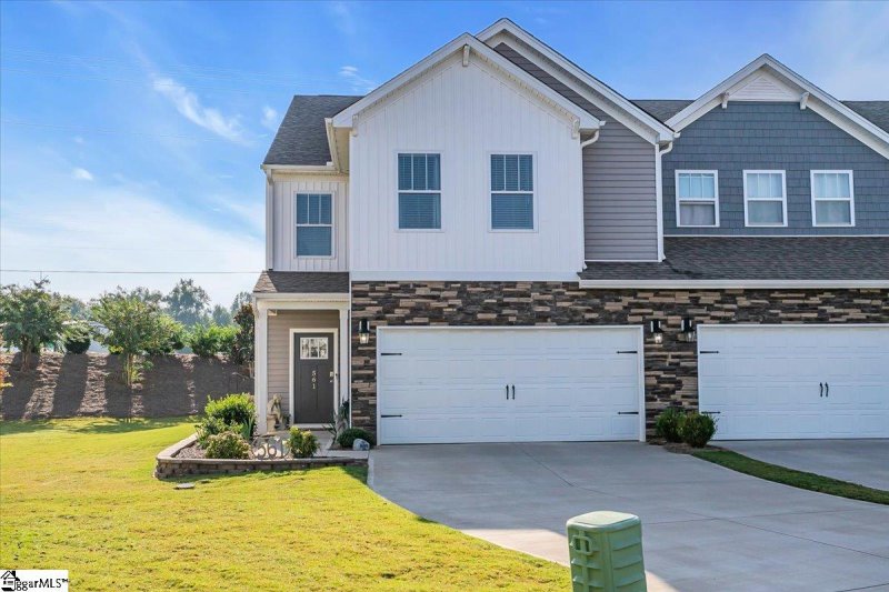561 Yellow Fox Road