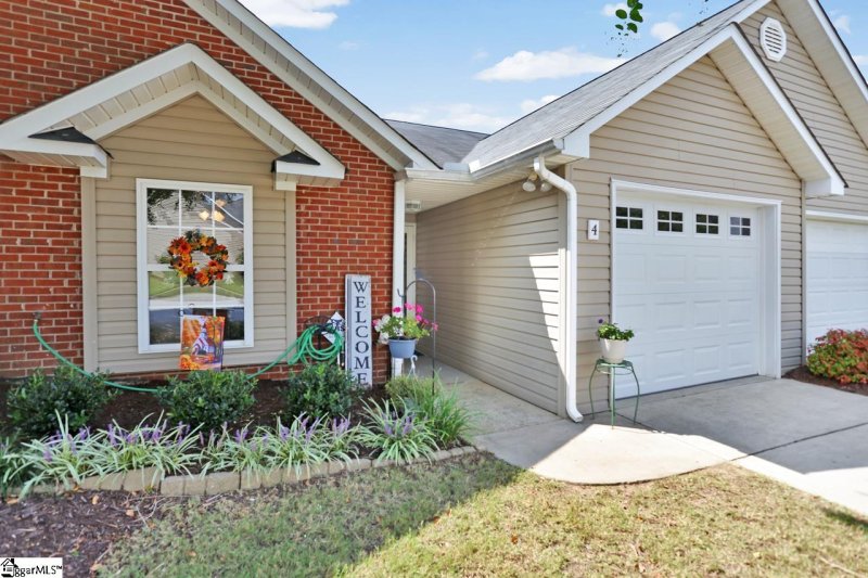 Property image 3 at 4 Magnolia Crest Drive, Simpsonville, SC 29681