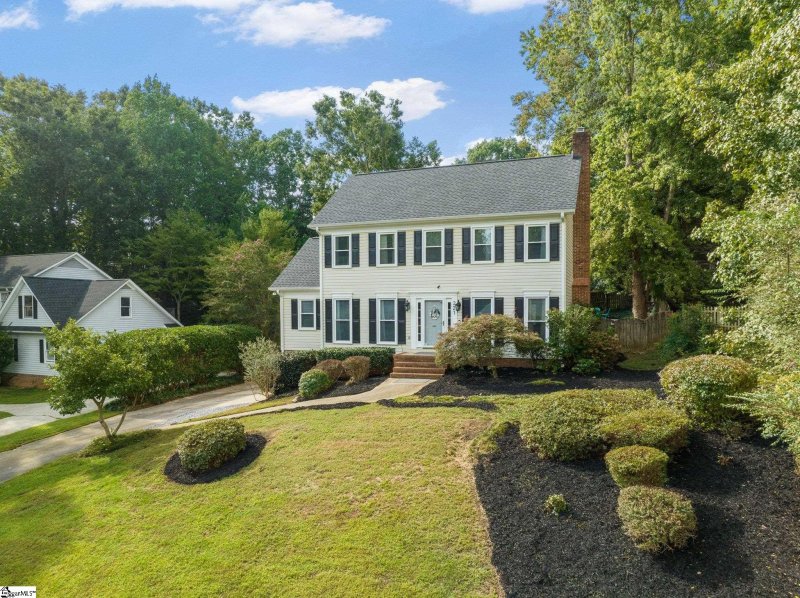 Property image 2 at 221 Hunters Woods Drive, Simpsonville, SC 29680