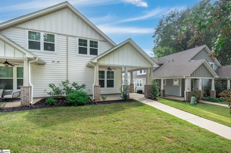 Property image 2 at 534 Twin Lake Road, Greenville, SC 29609