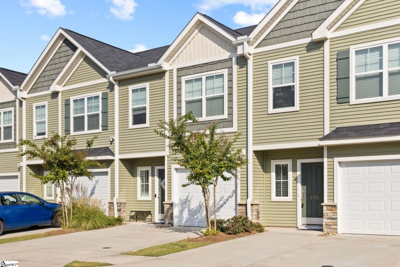 Property image 2 at 121 Bluet Lane, Taylors, SC 29687