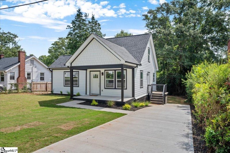 Property image 2 at 10 Virnelle Street, Greenville, SC 29607