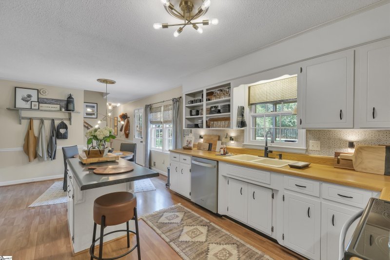 Property image 3 at 513 Brian Drive, Spartanburg, SC 29307