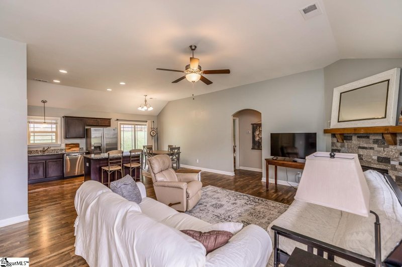 Property image 3 at 109 Malibu Road, Liberty, SC 29657