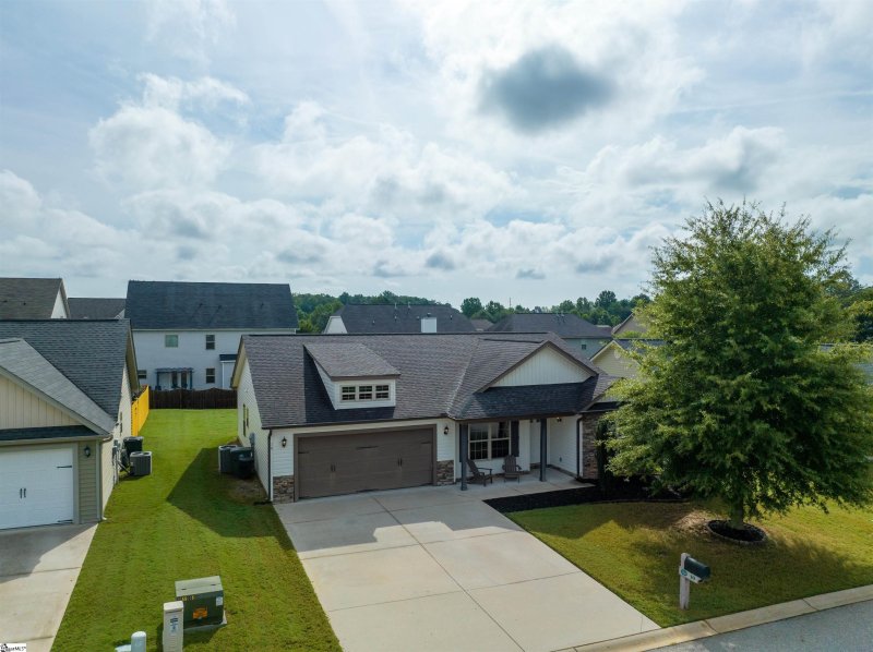 Property image 2 at 10 Herndon Court, Simpsonville, SC 29681