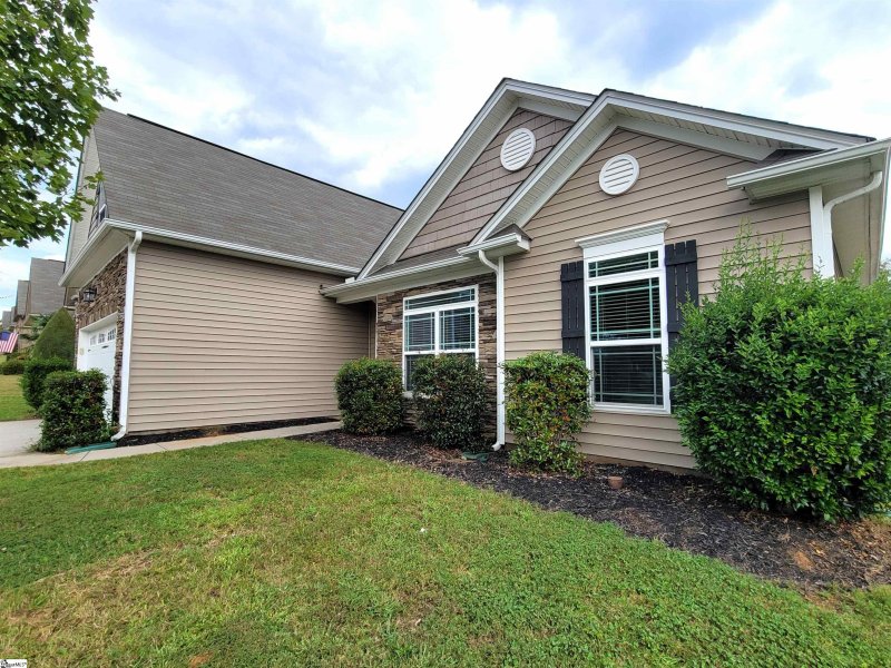 Property image 4 at 145 Windsor Creek Court, Simpsonville, SC 29681