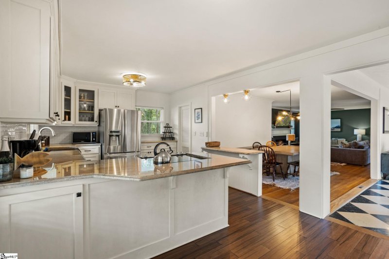 Property image 4 at 100 Hermitage Road, Greenville, SC 29615-1804