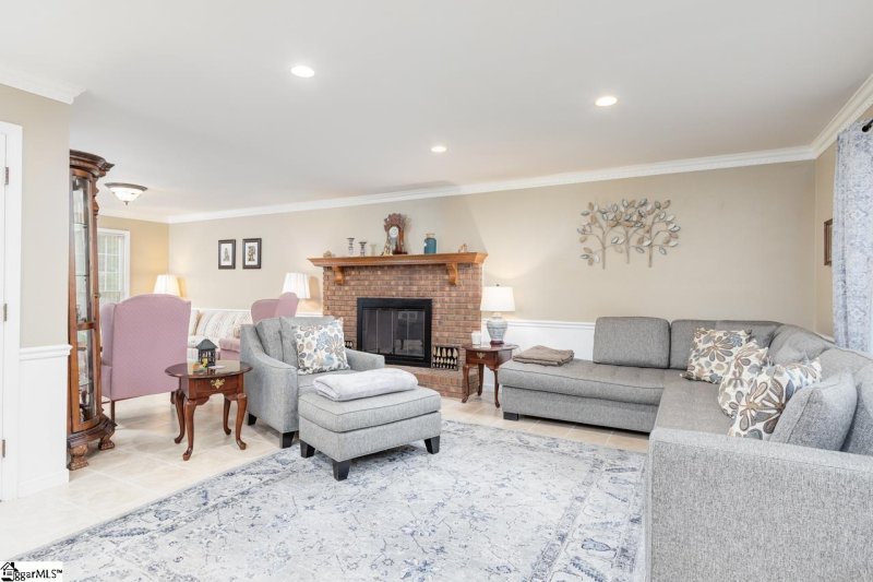 Property image 2 at 801 HUNTERS HILL Road, Simpsonville, SC 29680